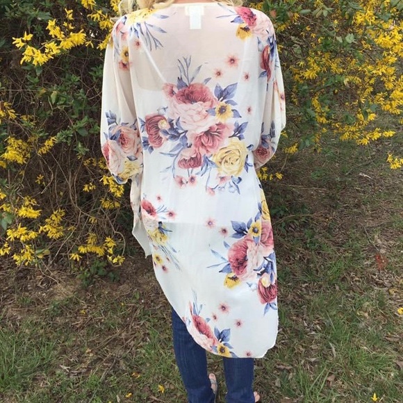 Ladies Kimono - Picture 2 of 3